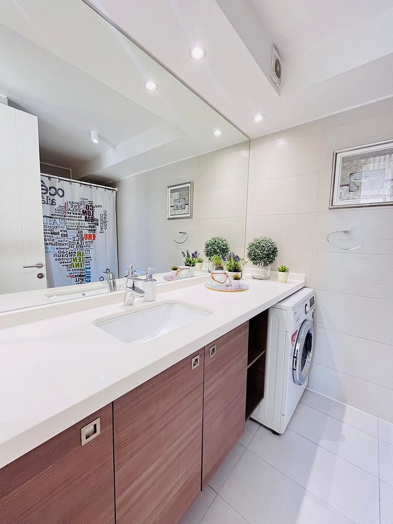 Exclusivo y Seguro Departamento Parque Arauco