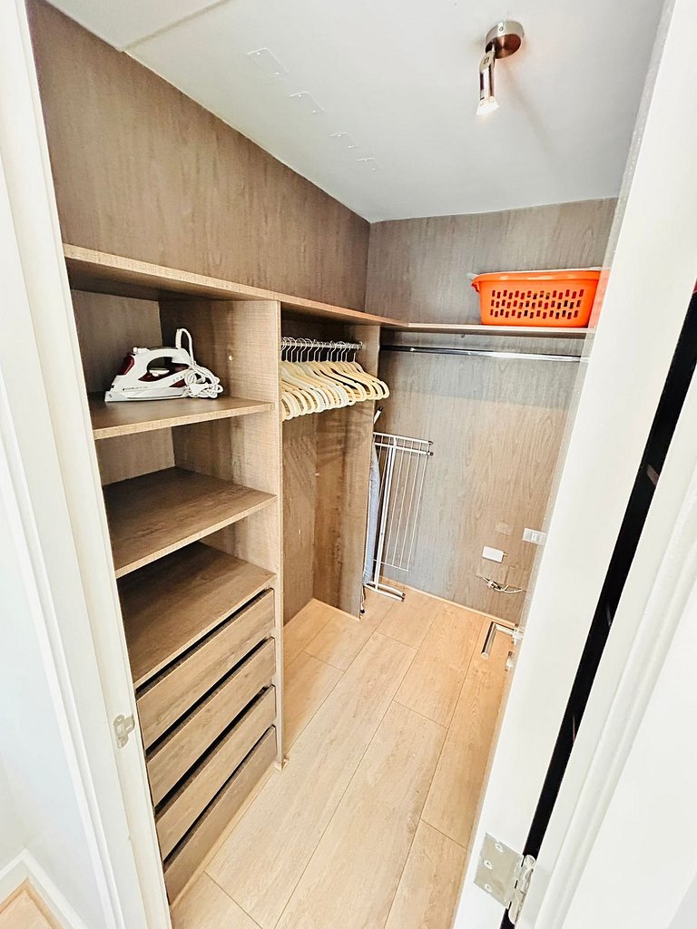 Exclusivo y Seguro Departamento Parque Arauco